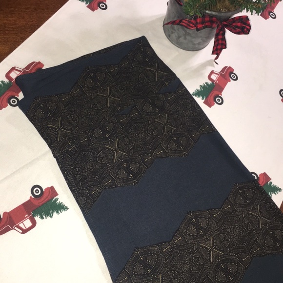 LuLaRoe Pants - 💥Price Firm💥BNWOT Tall and Curvy Lularoe Legging LuLaRoe Pants - 💥Price Firm💥BNWOT Tall and Curvy Lularoe Legging